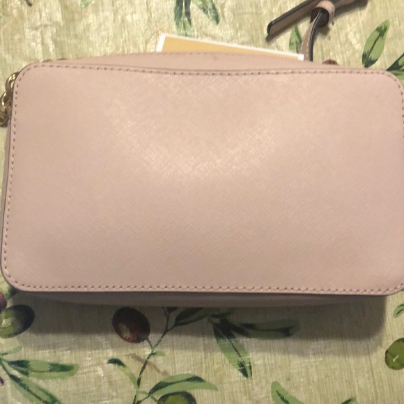 Michael Kors Pink Crossbody - Picture 2 of 8